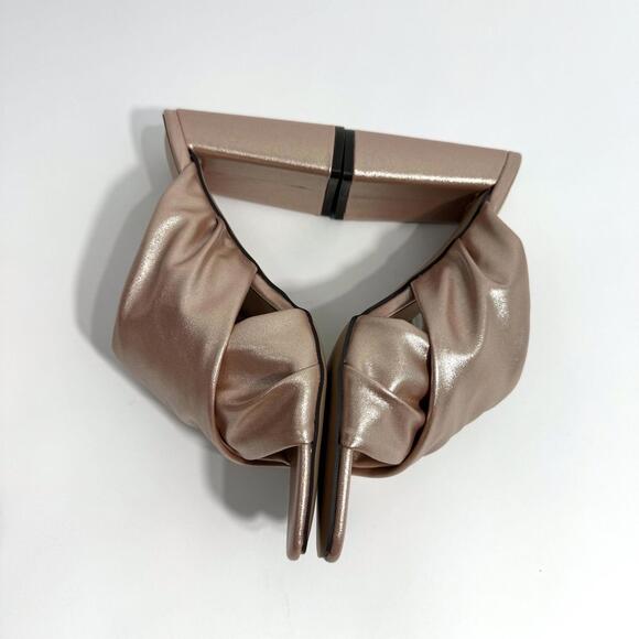 Adrienne Vittadini Women’s Size 8 Champagne Metallic Genie Crossover Sandals - Picture 7 of 10